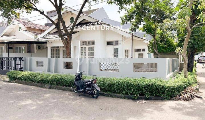 Disewakan Rumah Posisi Hook  Siap Huni Di Sektor 9 Bintaro 2