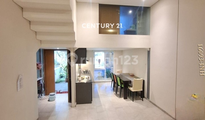 Disewakan Rumah Cantik Depan Taman di Bintaro Jaya Sektor 9