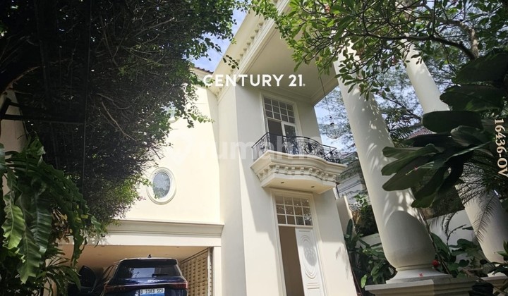 Disewakan Rumah Mewah Bergaya European Classic di Kawasan Kemang