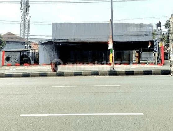 For Quick Sale: Commercial Space on the Main Road, Strategic Location