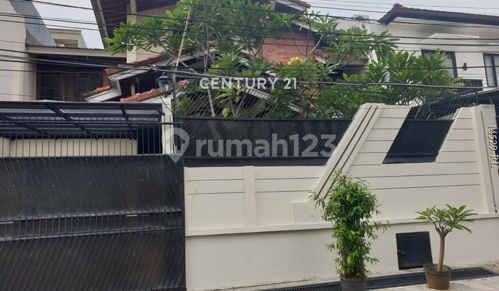 Disewakan Rumah Siap Huni Lokasi Superstrategis Selangkah Ke MRT Disewakan Rumah Siap Huni Lokasi Superstrategis Selangkah Ke MRT