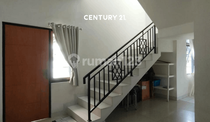 Hot Sale Active Boarding Houses Full 50M from Stan in Sector 5 Bintaro 2