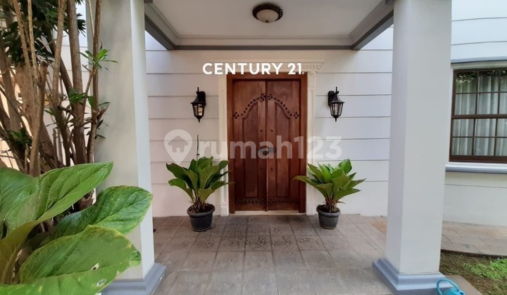 Spacious Ready-to-Live House with Swimming Pool for Sale in Rempoa, South Jakarta 2
