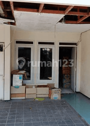 Dijual Hunian 2 Carport Strategis Darmo Permai Selatan 2