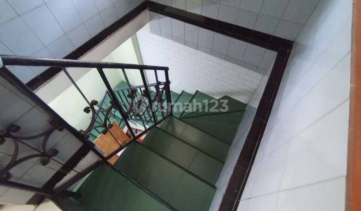 Rumah 2 Lantai Kondisi Bagus Darmo Indah Timur 2