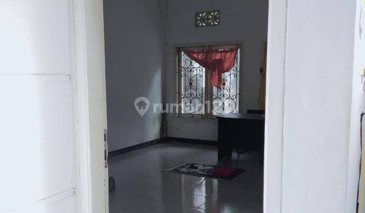 Rumah 2 Lantai Kondisi Bagus di Jl. Basuki Rachmad, Tuban 2