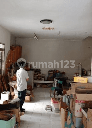 Dijual Hunian 2 Carport Strategis Darmo Permai Selatan 2