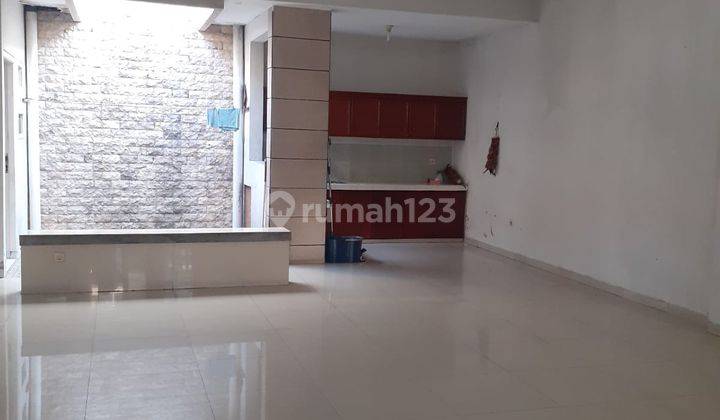 Disewakan Rumah Semi Furnished Darmo Permai Utara 2