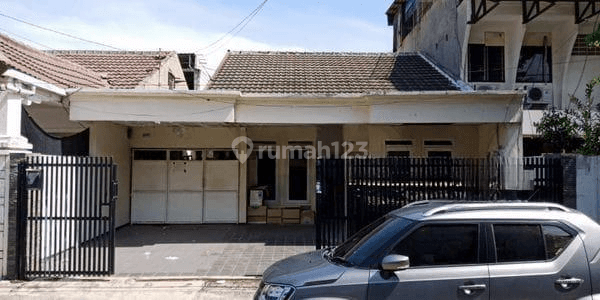 Dijual Hunian 2 Carport Strategis Darmo Permai Selatan 1