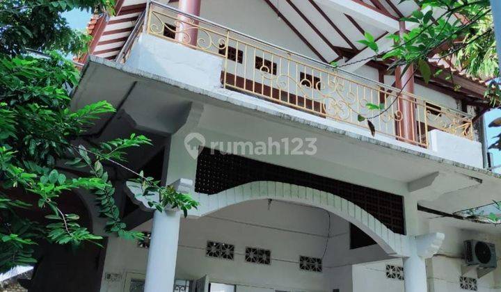 Rumah 2 Lantai Kondisi Bagus di Jl. Basuki Rachmad, Tuban 1