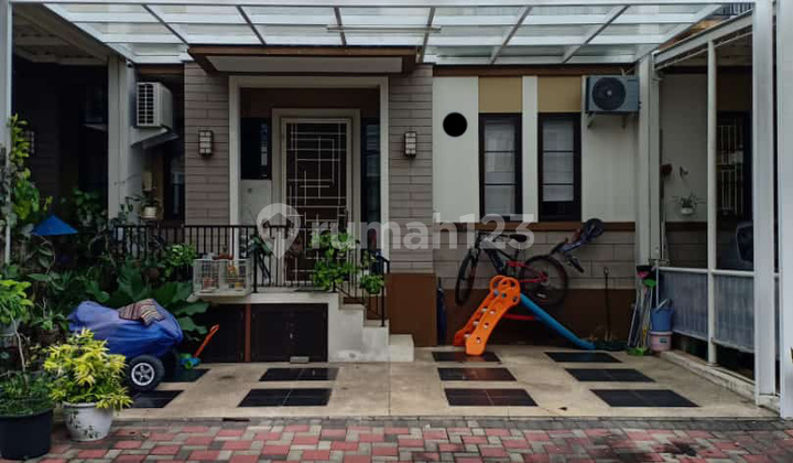 Rumah 2 lantai 3+1 kamar siap huni dekat tol di Savia 1