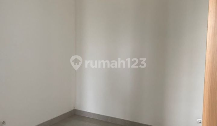 Rumah 2 lantai 4 kamar dekat AEON mall di Grand Freja 2