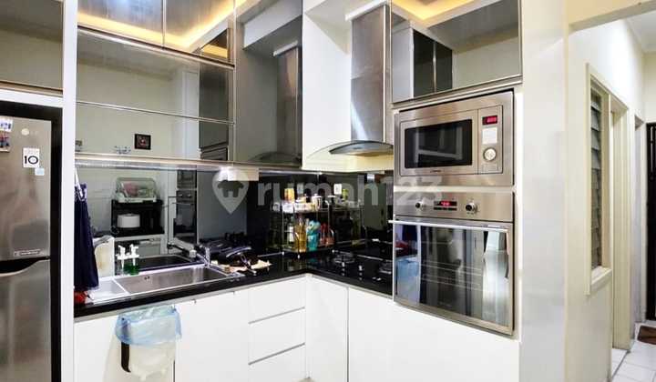 Rumah 2 Lantai 4+1 Kamar Selatan Semi Furnish di Goldfinch 2