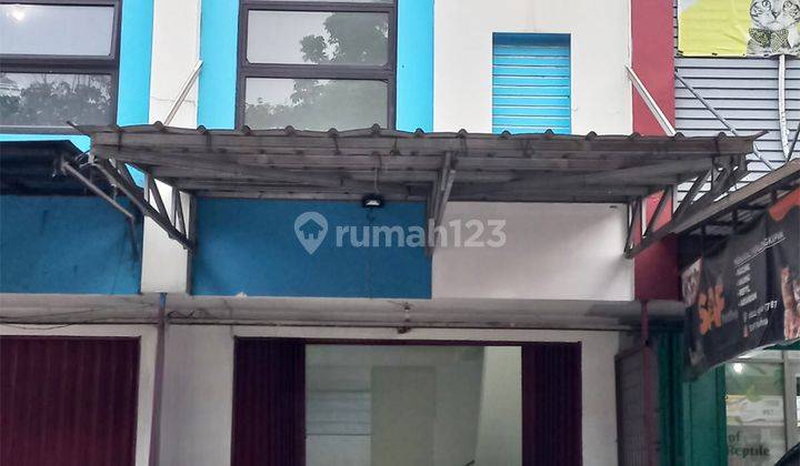 Ruko di Taman Royal 2 Lantai Siap Pakai Hadap Jalan Raya 1