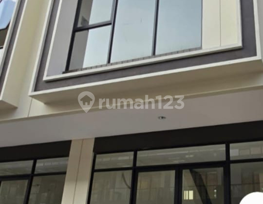 Ruko Sorrento 2 lantai hadap dalam dan barat siap pakai