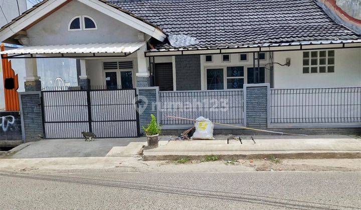 Rumah hook 1 lantai 2+1 kamar pinggir jalan raya Binong 1