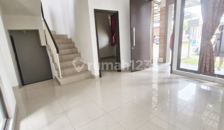 Rumah siap huni 2 lantai 3 kamar hadap utara di Mozia