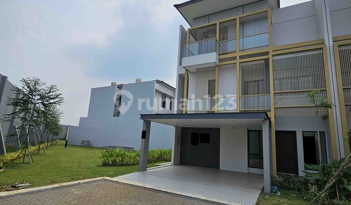 Rumah Hook 3 Lantai 4+1 Kamar Hadap Selatan di Eonna