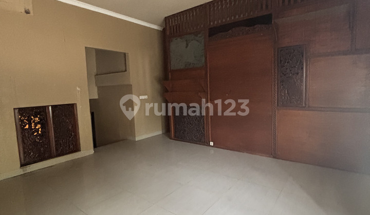 A 2-story house with 5+1 bedrooms near AEON mall at Icon.