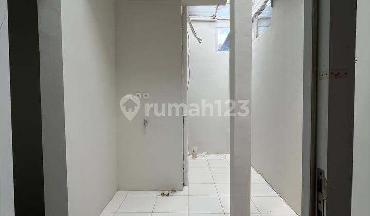 Rumah siap huni 2 lantai 3 kamar hadap utara di Elista 2