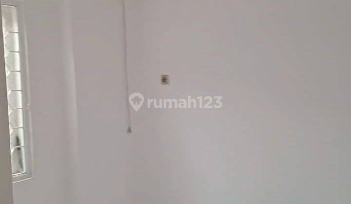 Rumah 1 Lantai 2 Kamar Nonfurnished di Sektor 6 2