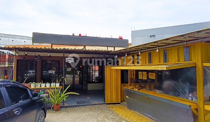 40 Feet Container Roadside Building Near Avani