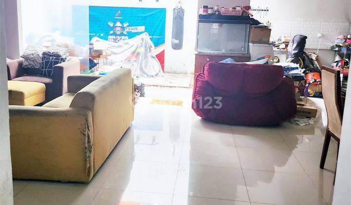 Rumah 2 Lantai 4+1 Kamar Dekat Stasiun Kereta di Golden Viena 1