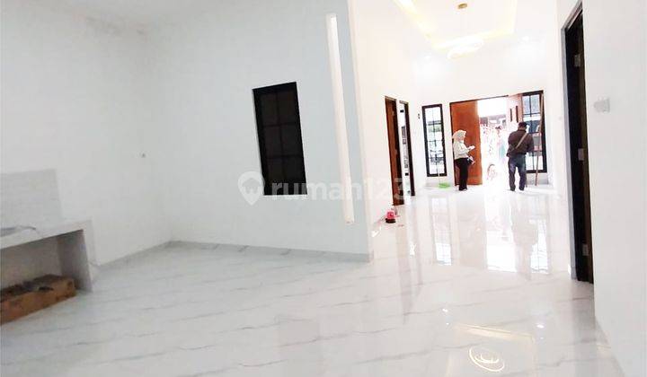 Rumah Baru Siap Huni 2 Lantai 4+1 Kamar Dekat Pasar Modern 2