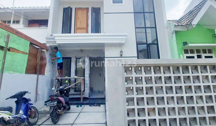 Rumah Baru 2 Lantai 3 Kamar Hadap barat Dekat Pasar Modern  1