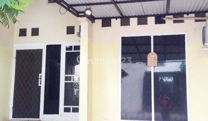 Rumah 1 Lantai 5 Kamar Dekat Stasiun Kereta di Nusaloka 1