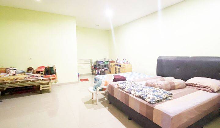 Rumah 2 Lantai 5+1 Kamar Hadap Selatan di Sutera Jingga  2