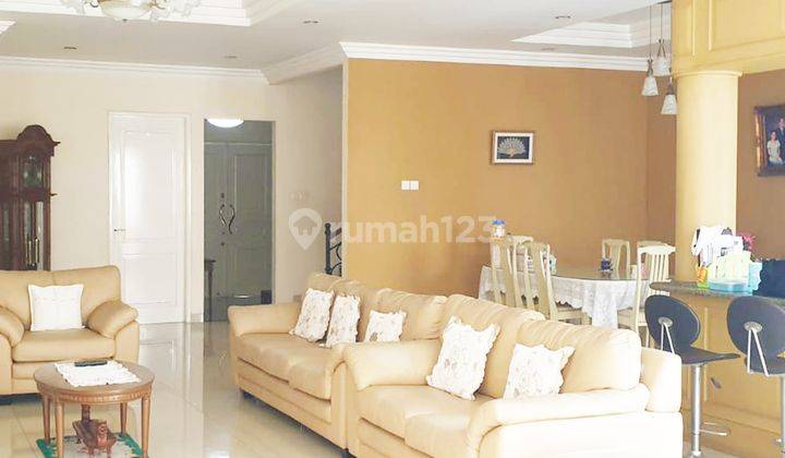 Rumah 2 Lantai 5+1 Kamar Hadap Tenggara di Pondok Hijau Golf 1