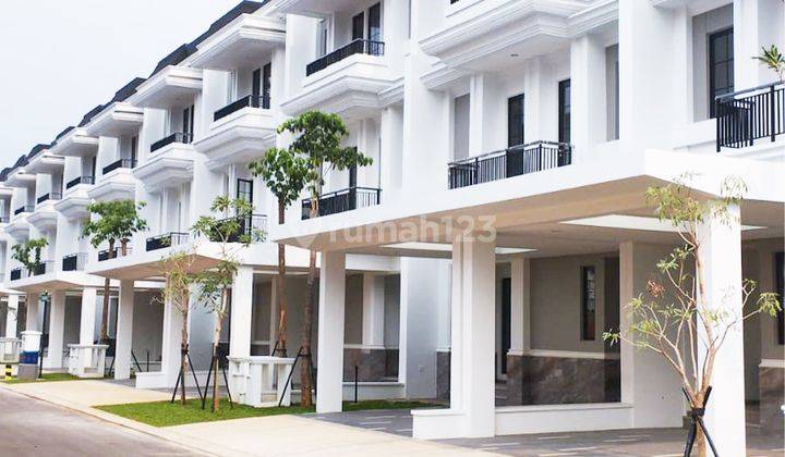 Rumah Baru 3 Lantai 5+1 Kamar Semi Furnished di Winona 1