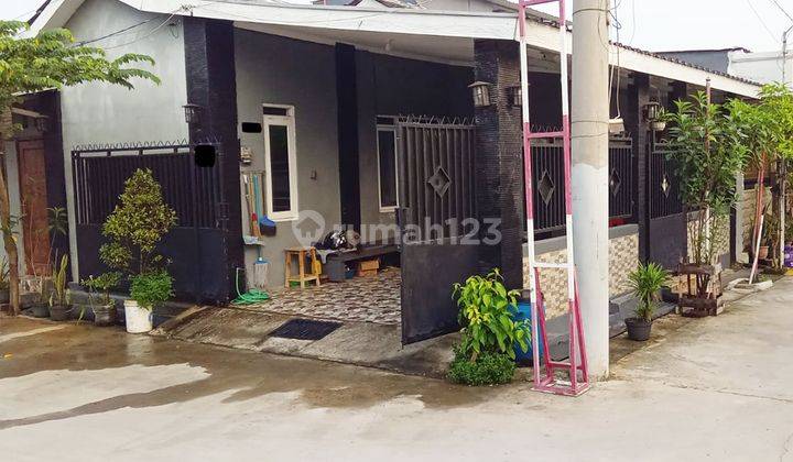 Rumah Hook 1 Lantai 3 Kamar Dekat Stasiun Kereta Parung Panjang 1