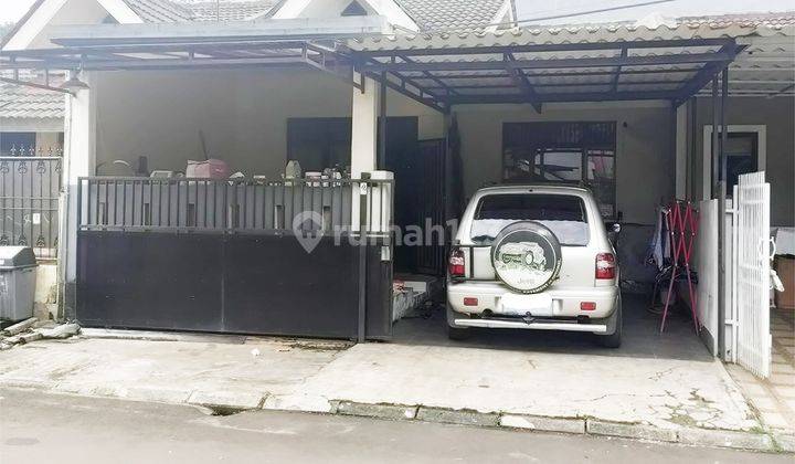 Rumah 1 Lantai 2 Kamar Dekat Stasiun Kereta di Kencana Loka 1