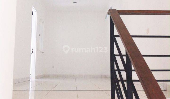 rumah 2 lantai 3+1 kamar furnished hadap utara di Foresta 2