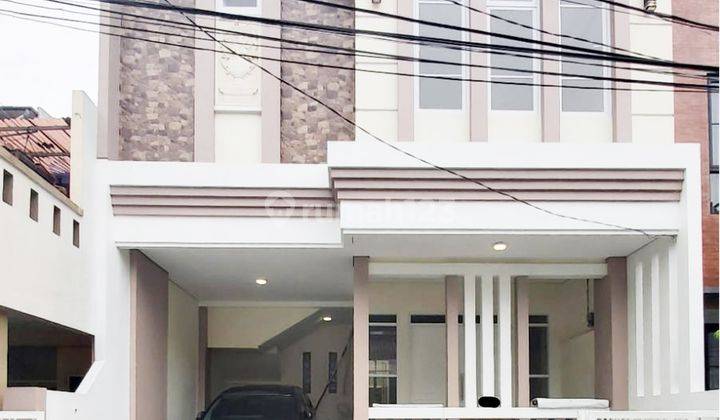 rumah 2 lantai 3 kamar dekat pasar modern di Bohemia 2