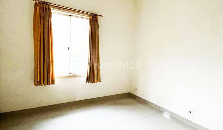 rumah 2 lantai 3+1 kamar dekat lapangan golf di PHG 2