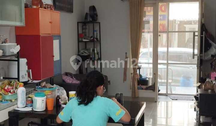 A 2-story house with 3 south-facing rooms in Monaco Village