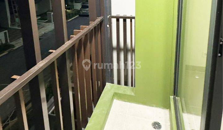 Rumah Baru 2 Lantai 4 Kamar Hadap Timur Laut di Leonora 2