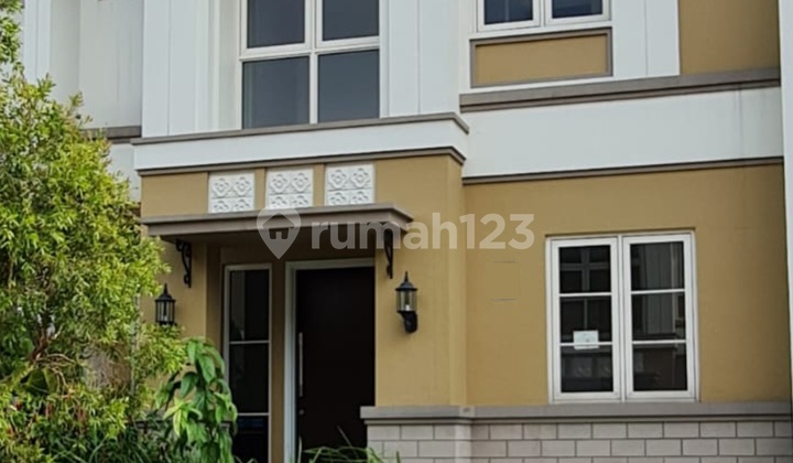 Rumah 2 lantai 3 kamar hadap timur laut di Savia