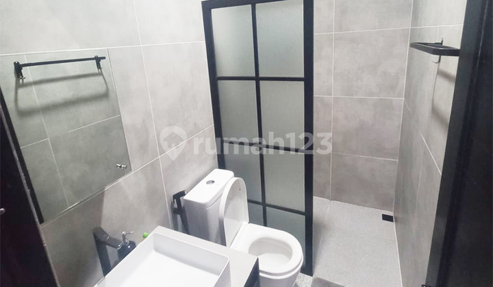 2-story hook house 3+1 bedrooms facing southeast in Neo Catalonia 2