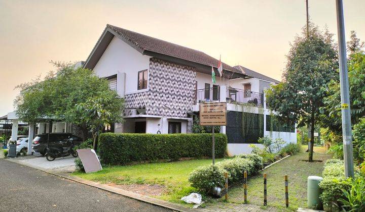 Rumah 2 lantai 5+1 kamar hadap timur di Delatinos 1