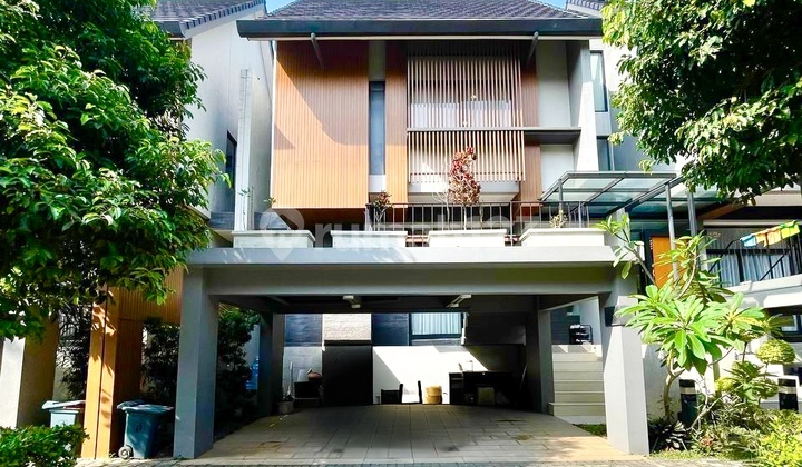 Rumah 2 Lantai 4+1 Kamar Hadap Utara di Caelus