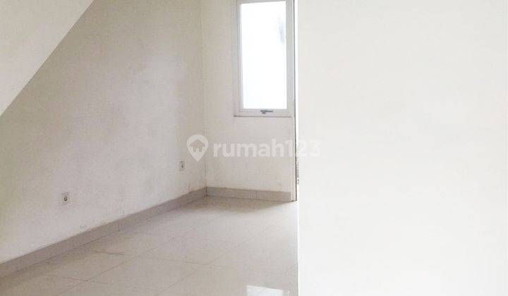 rumah 2 lantai 2+1 kamar dekat binus di Residence One 2