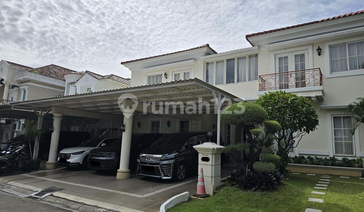 Rumah Hook 2 Lantai 4 Kamar Kolam Renang di Beverly Golf Rumah Hook 2 Lantai 4 Kamar Kolam Renang di Beverly Golf