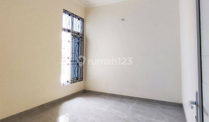 Rumah baru 2 lantai 3 kamar di Cipondoh Makmur 2