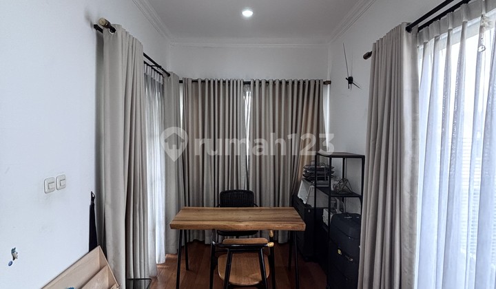 Rumah 2 Lantai 2 Kamar Hadap Barat di Taman Himalaya 2