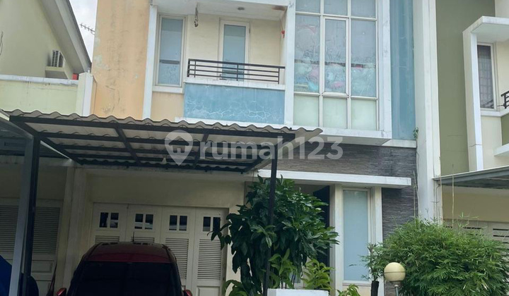 Rumah 2 Lantai 3 Kamar Lokasi Strategis di Chrysocolla