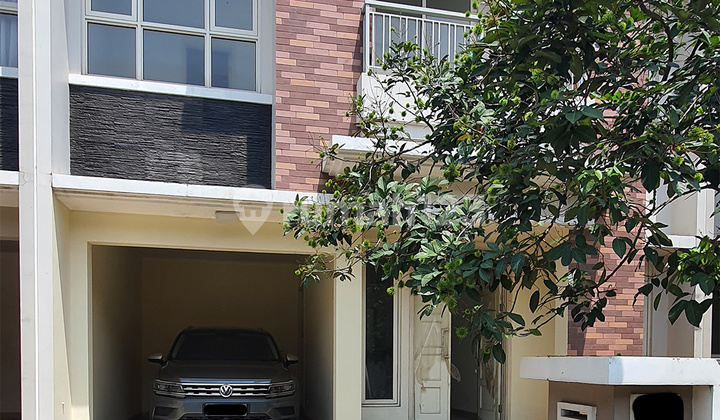 Rumah 2 lantai 4+1 kamar hadap selatan di Faraday Rumah 2 lantai 4+1 kamar hadap selatan di Faraday